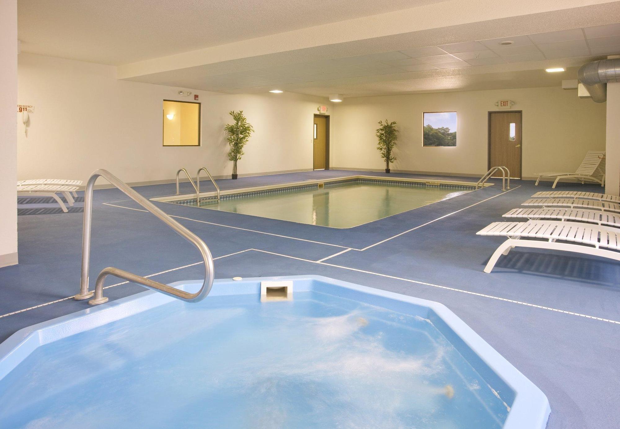Americas Best Value Inn - Gaylord Exterior photo